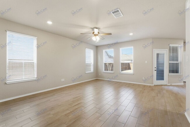 Building Photo - 7041 Helena Hl