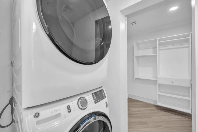 Building Photo - 4515 Main St