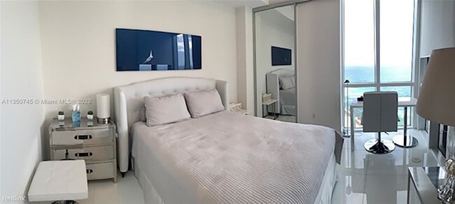 Building Photo - 2 br, 2.5 bath Condo - 18201 Collins Ave A...