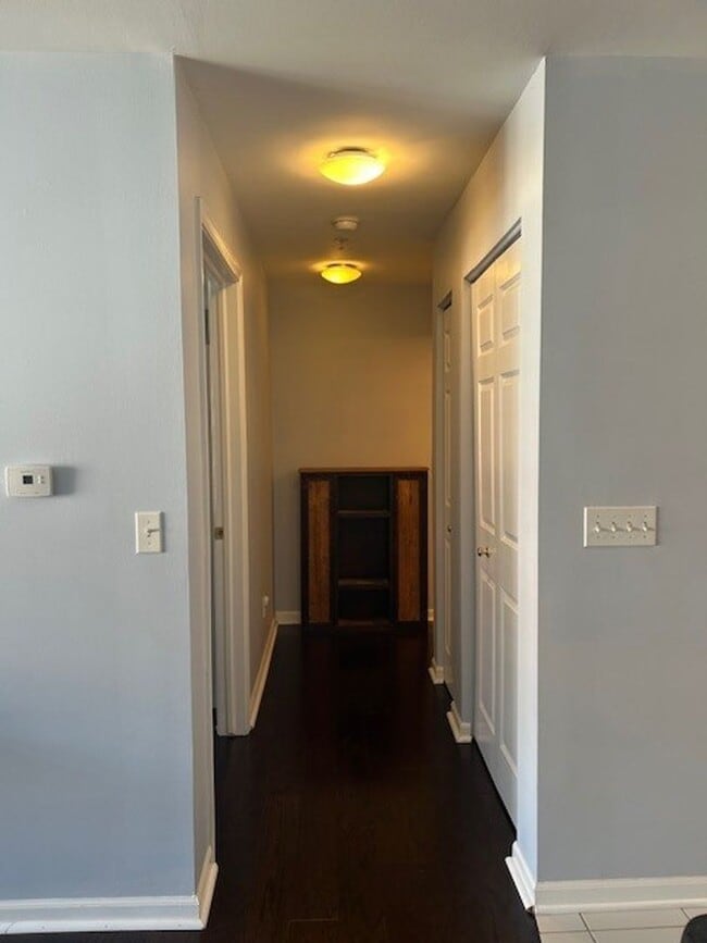 Building Photo - 2 Bedroom Harbor Park Condo - Just Blocks From the Lake