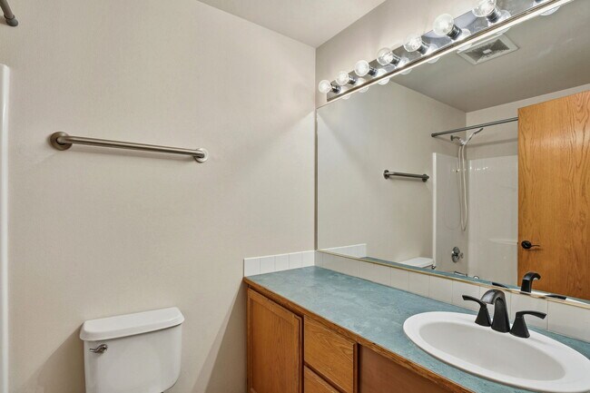 Building Photo - 15119 182nd Ave SE