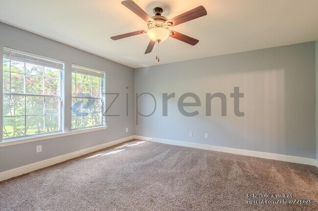 Building Photo - 11944 Chanteloup Dr