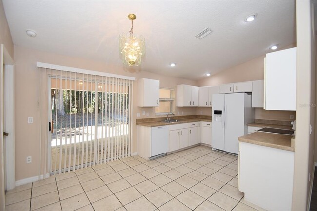 Building Photo - 8 Regency Dr