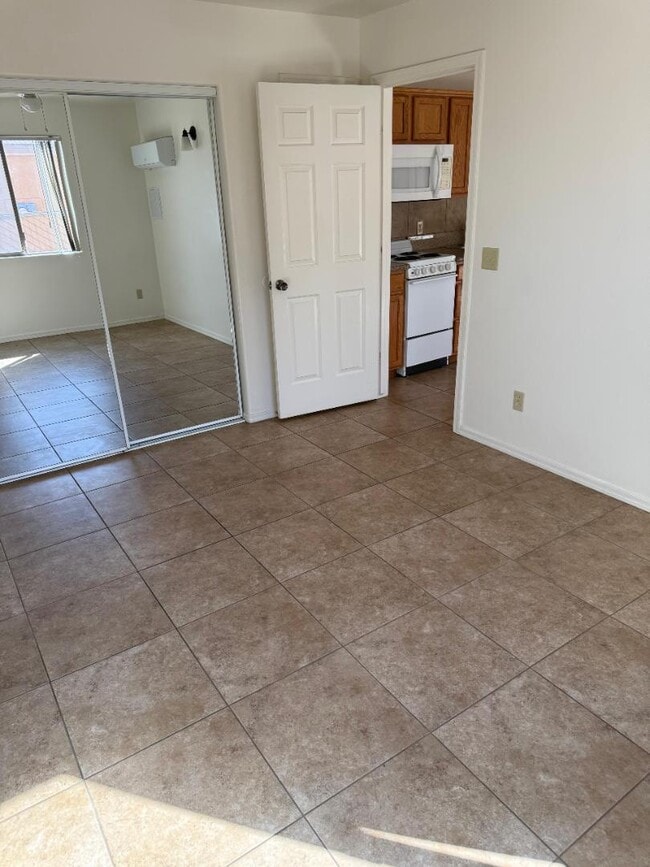 Building Photo - 1291 Vaquero Dr