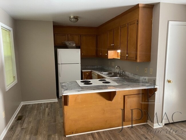 Building Photo - 302 Taylors Rd