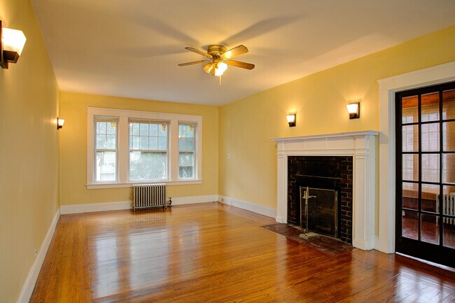 Building Photo - 123 Warren Ave