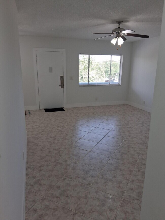 Building Photo - 2100 Springdale Blvd