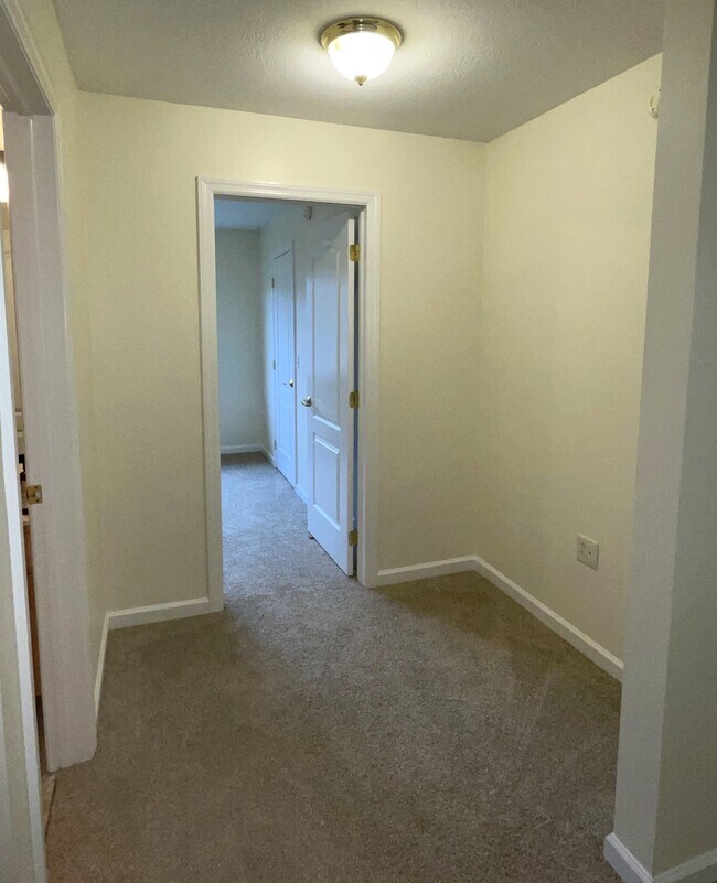 Nook area near guest bedroom - 350 Hidden Ridge Ct