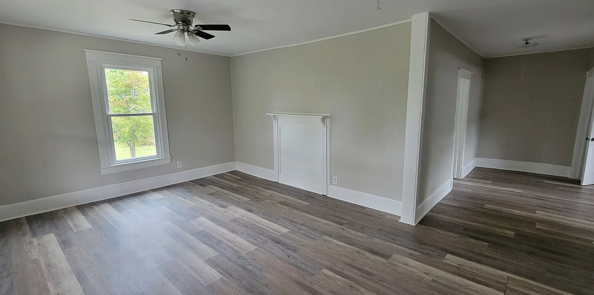 Living Room - 212 Summit St