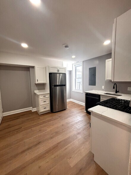 Kitchen - 2026 Druid Hill Ave