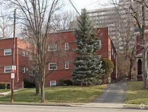 Building Photo - 922 Ludlow Ave