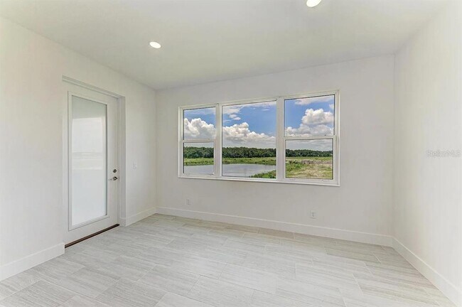 Building Photo - 10016 Rembrandt Wy