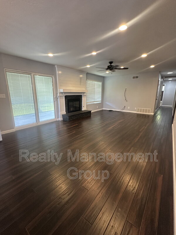 Building Photo - 2388 Windmill View Rd