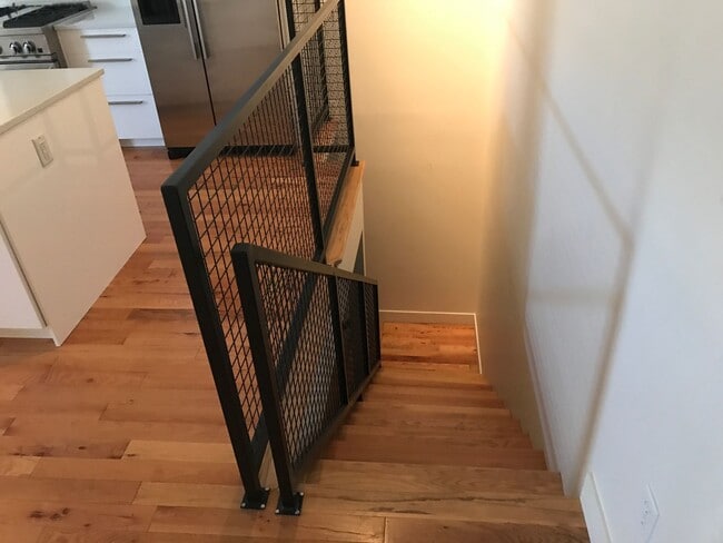 Building Photo - Beautiful 2 Story Apartment