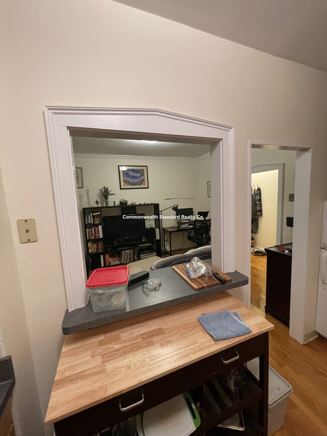 Building Photo - 4 Park Vale Ave