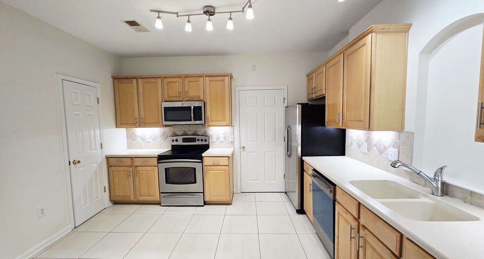 Kitchen - 14353 San Paolo Ln