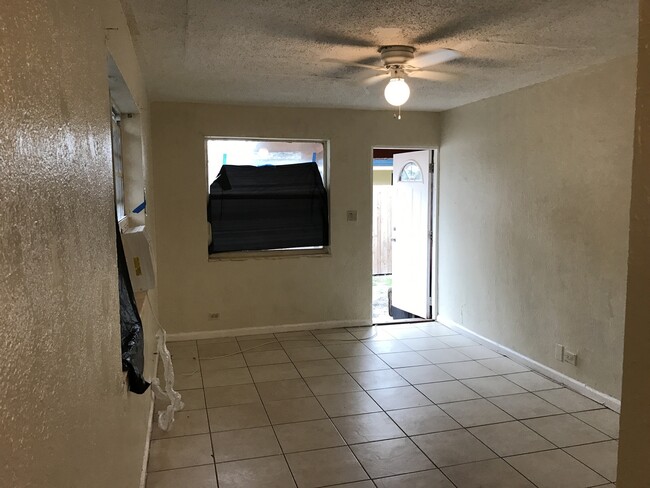 Building Photo - 1224 NW 3rd St