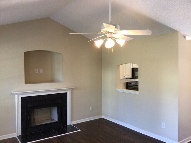 Building Photo - 140 Haven Grove Trl