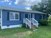 Building Photo - Quaint 3 Bedroom, 2 Bath Home in Montrose!