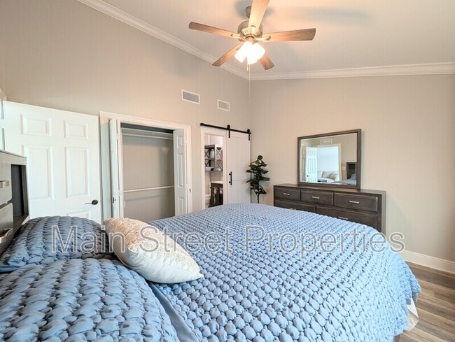 Building Photo - 14100 River Rd