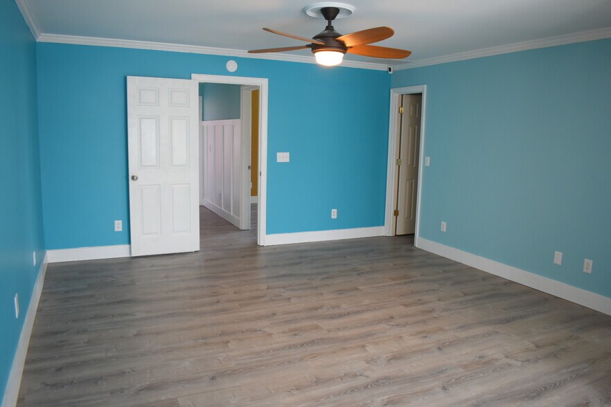 Building Photo - 7002 Hallstead Ct