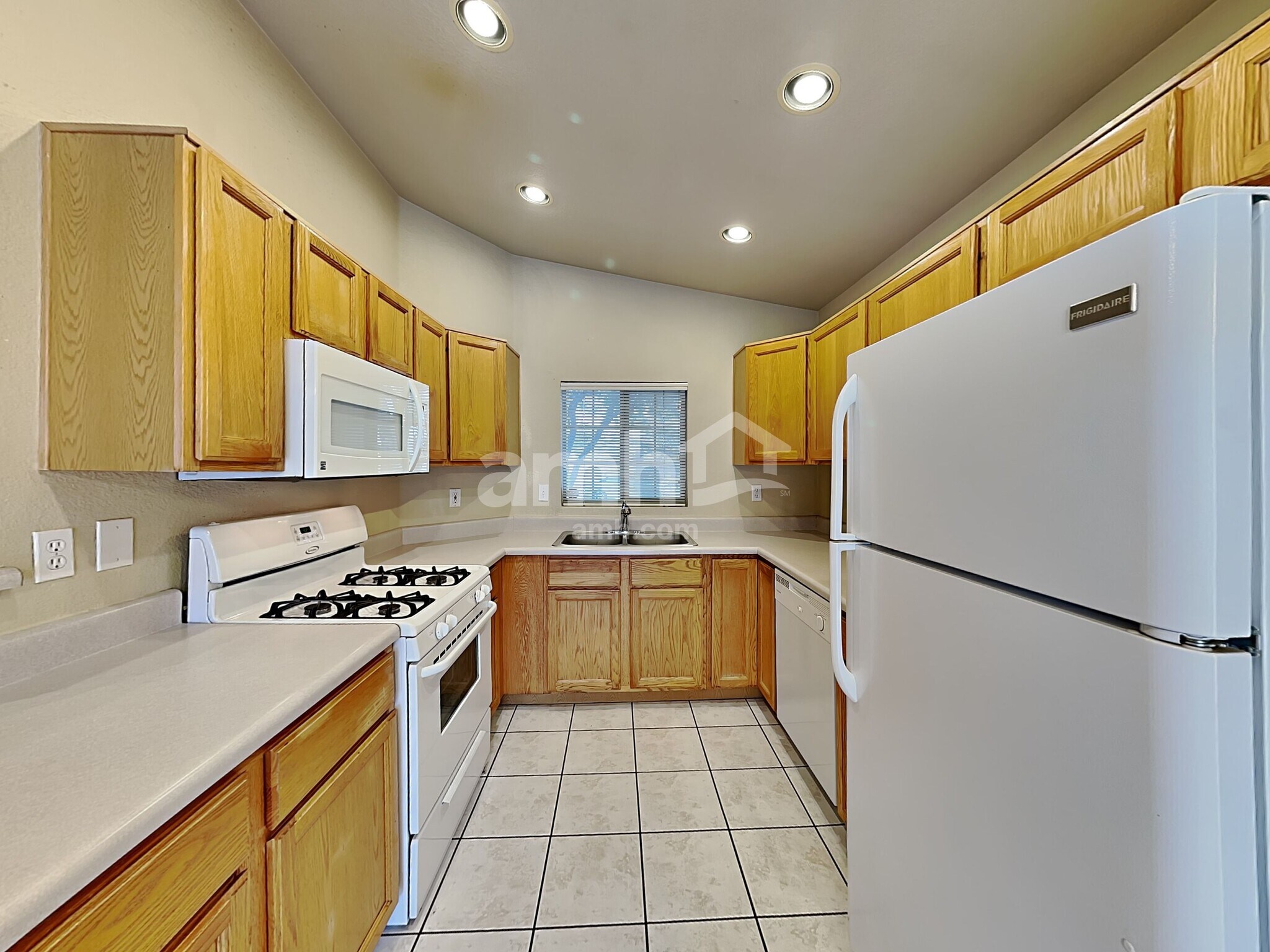 Building Photo - 8271 S Via del Forjador