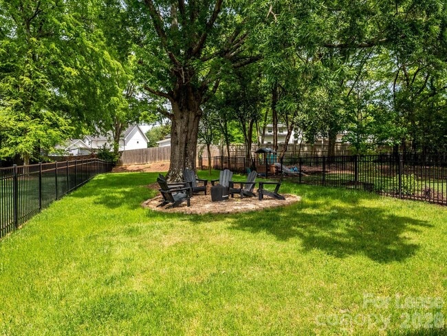 Building Photo - 1217 Drummond Ave