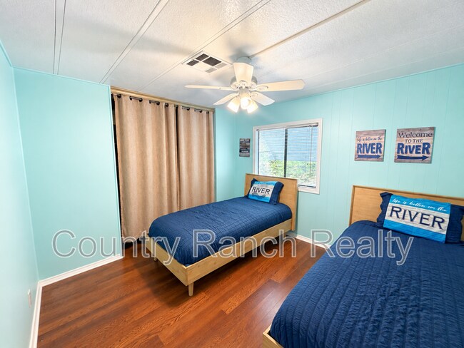 Building Photo - 1635 Yale Dr