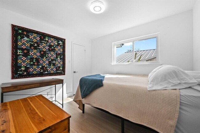 Building Photo - 805 Huntingdon Pl