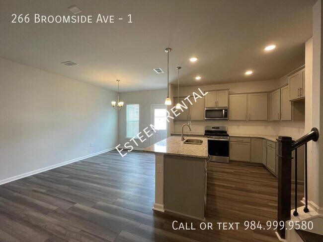 Building Photo - 266 Broomside Ave