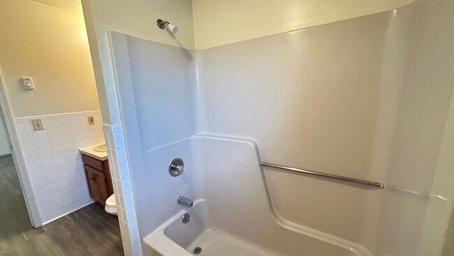 Building Photo - 3736 Carman Rd