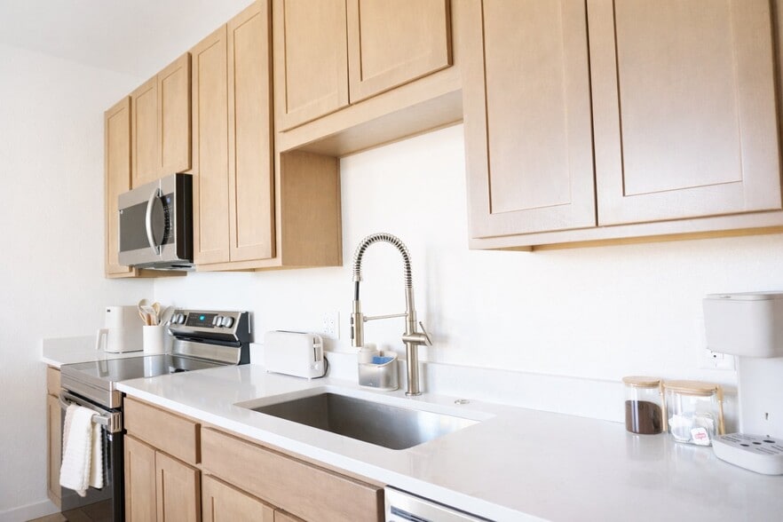 Building Photo - 1650 Sheridan Blvd