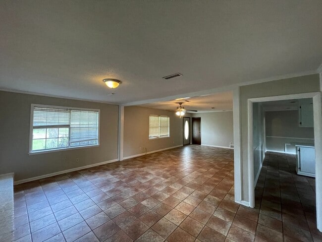 Building Photo - Shadows Acres.. New Flooring..New Paint.....