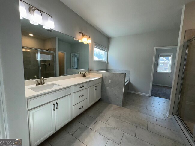 Building Photo - 3468 Jasmine Wy