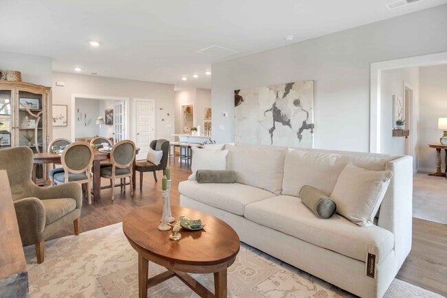 Building Photo - Stunning unit in 55+ community