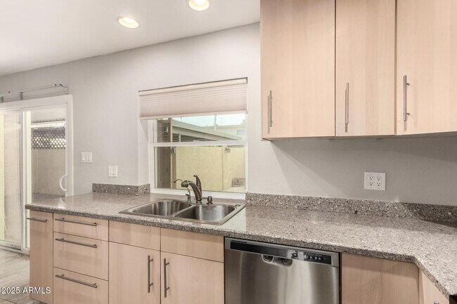 Building Photo - 8212 E Rovey Ave