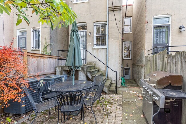 Building Photo - 1308 Potomac Ave SE