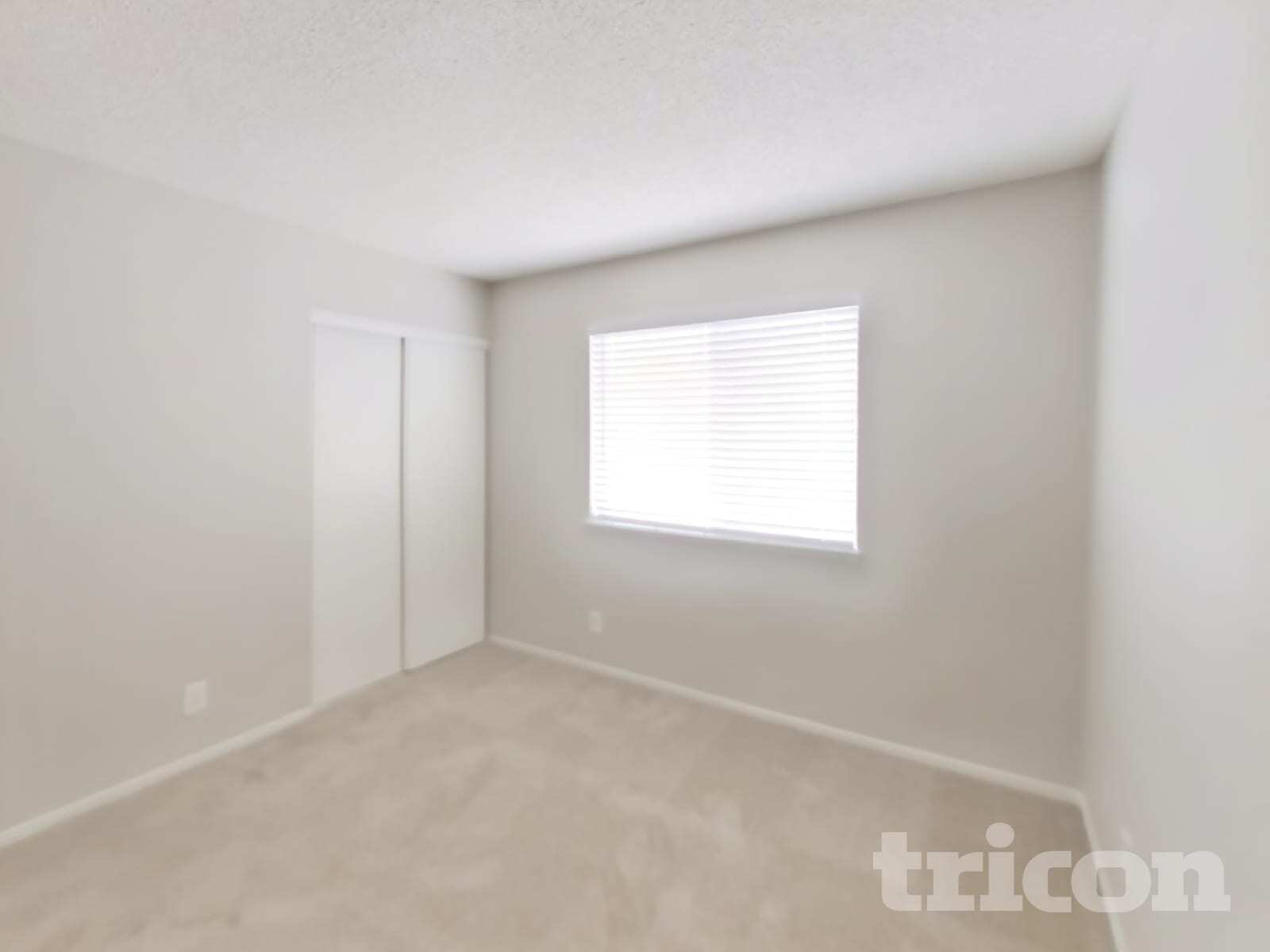Building Photo - 1833 Ridgefield Dr
