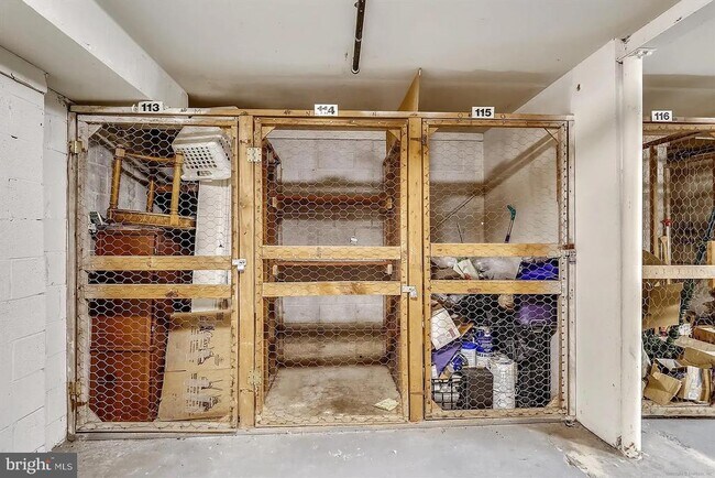 Building Photo - 882 College Pkwy