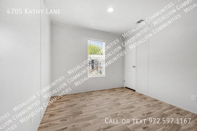 Building Photo - 4705 Kathy Dr