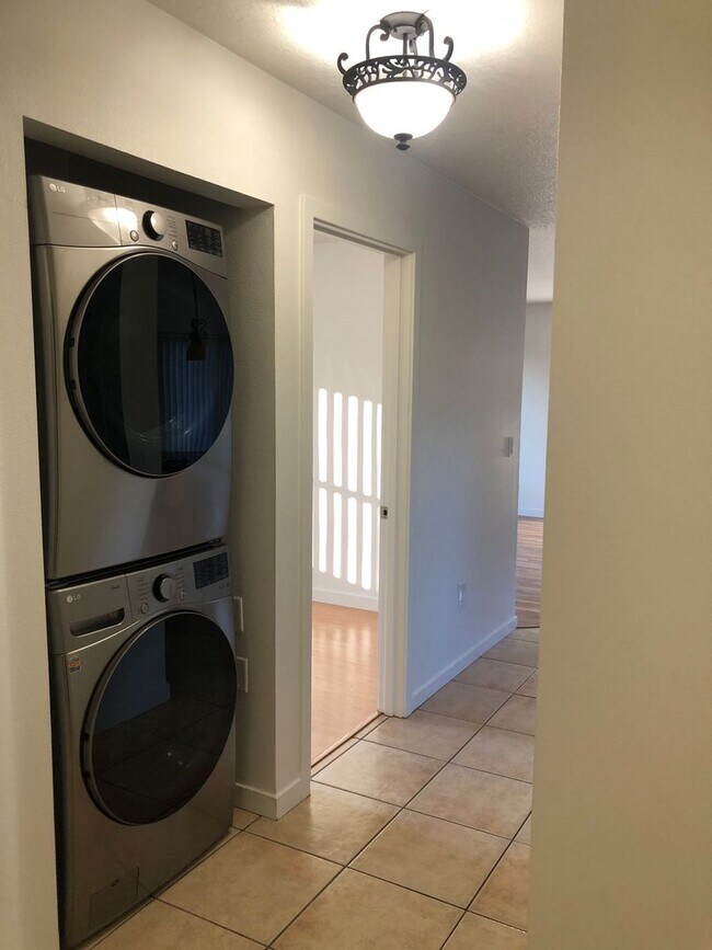 Building Photo - RARE FIND! Beautiful Triplex with Exceptio...