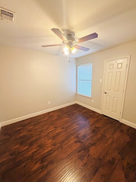 Building Photo - 5720 Sterling Green Trail