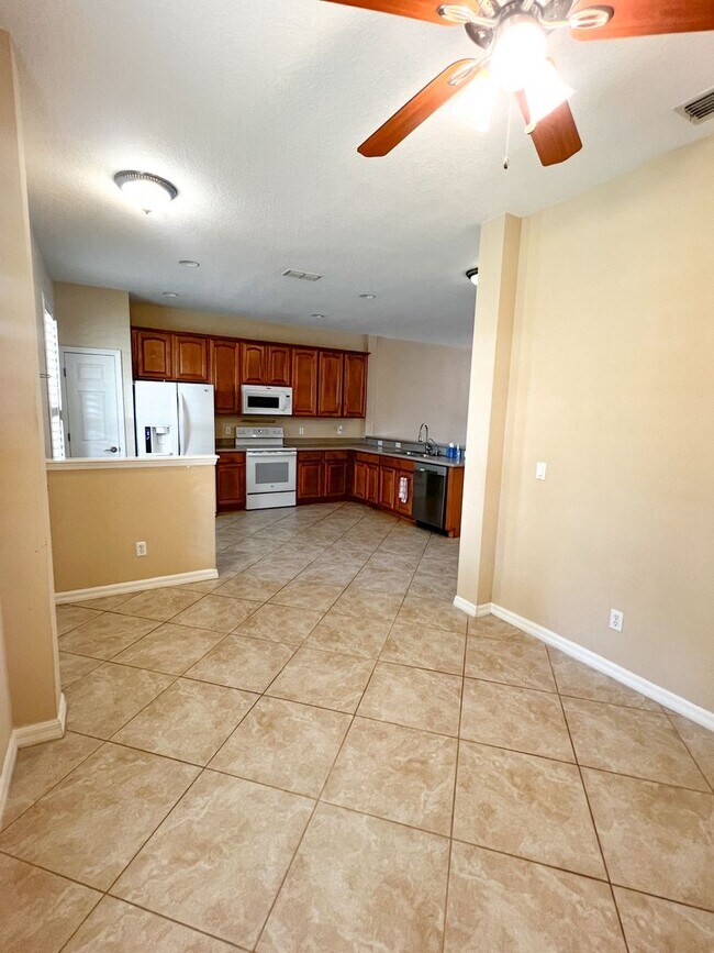 Building Photo - 14252 Confetti Dr