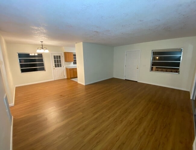 Building Photo - 2 Bedrooms 2 baths Orange City