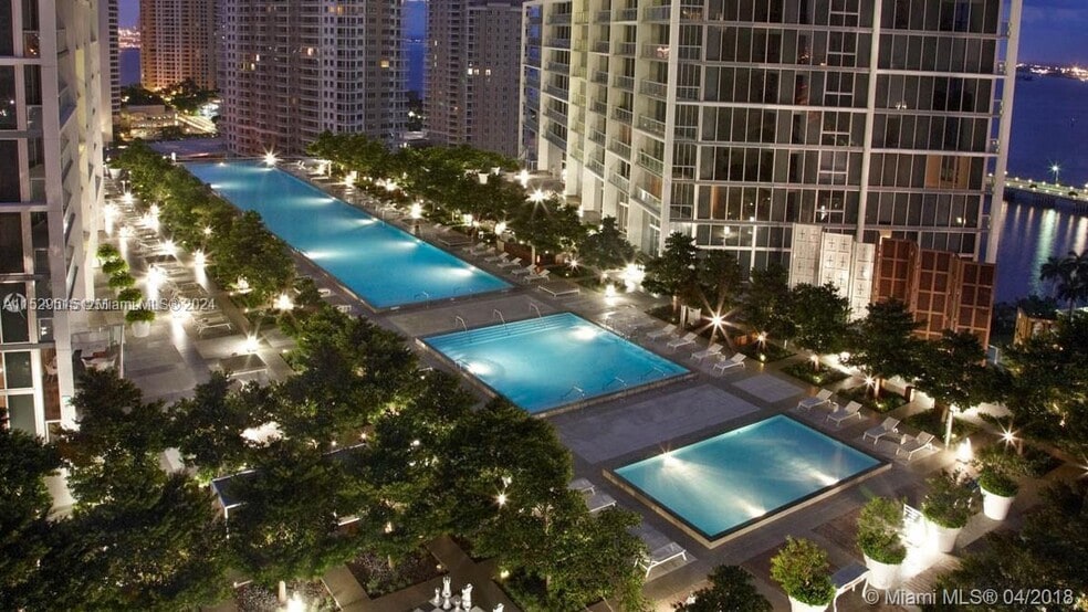 Building Photo - 465 Brickell Ave