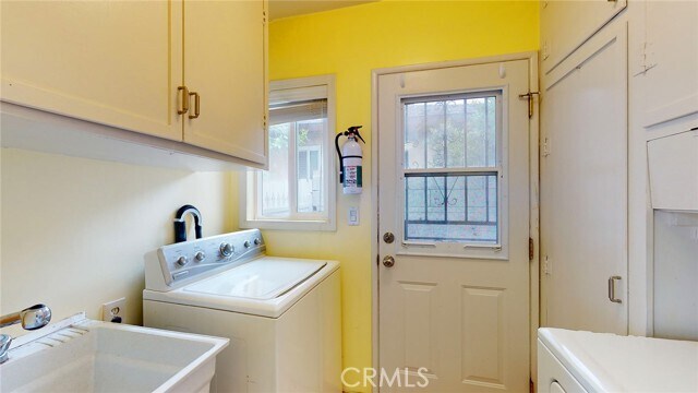 Building Photo - 8162 Van Noord Ave