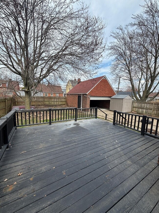 Building Photo - 18603 Arrowhead Ave