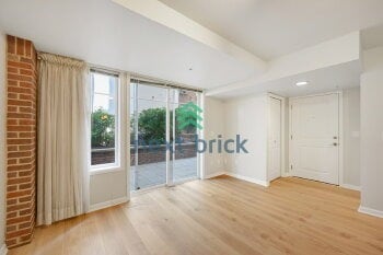 Building Photo - 124 Bellevue Ave E