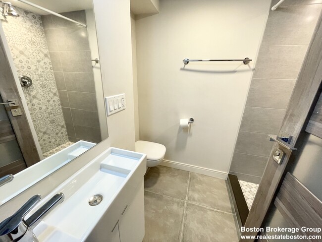 Bathroom #2 - 118 Buttonwood St