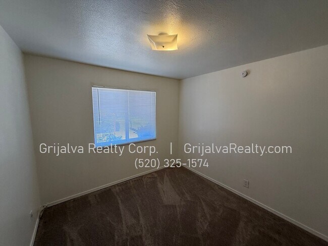 Building Photo - 6850 E Lurlene Dr